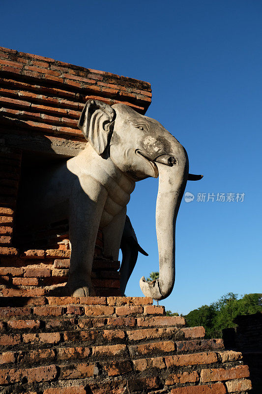 Wat Chang lom(周围的大象雕像)素可泰历史公园，泰国素可泰